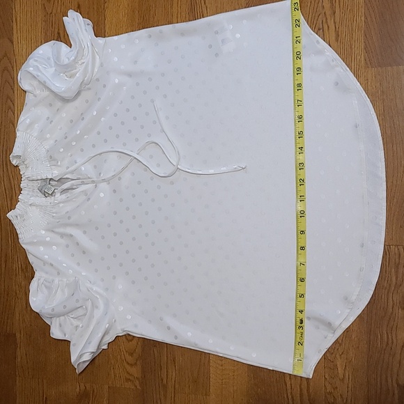 Chenault Women's White Short Sleeve Lightweight Blouse (Sz M) - Picture 10 of 11